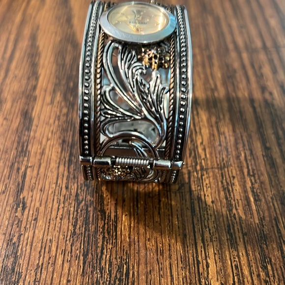 Kessaris ladies/women’s cuff bracelet watch; Silver gold floral leaf design. - Picture 2 of 5